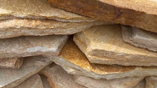 Плитняк златолит жёлтый золотистый для фасада 1,5-3см купить в Еманжелинске