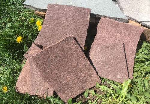 Плитняк лемезит бордовый для цоколя 1,5-2 см купить в Еманжелинске