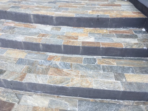 Плитка из Златолита Уральского для лестницы купить в Еманжелинске