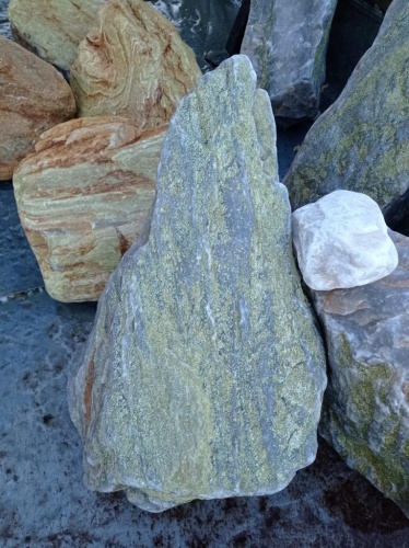 Златолит жёлтый, жёлто-зелёный глыбки и валуны для ланшафтного дизайна купить в Еманжелинске