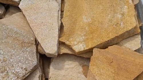 Плитняк златолит жёлтый для цоколя купить в Еманжелинске
