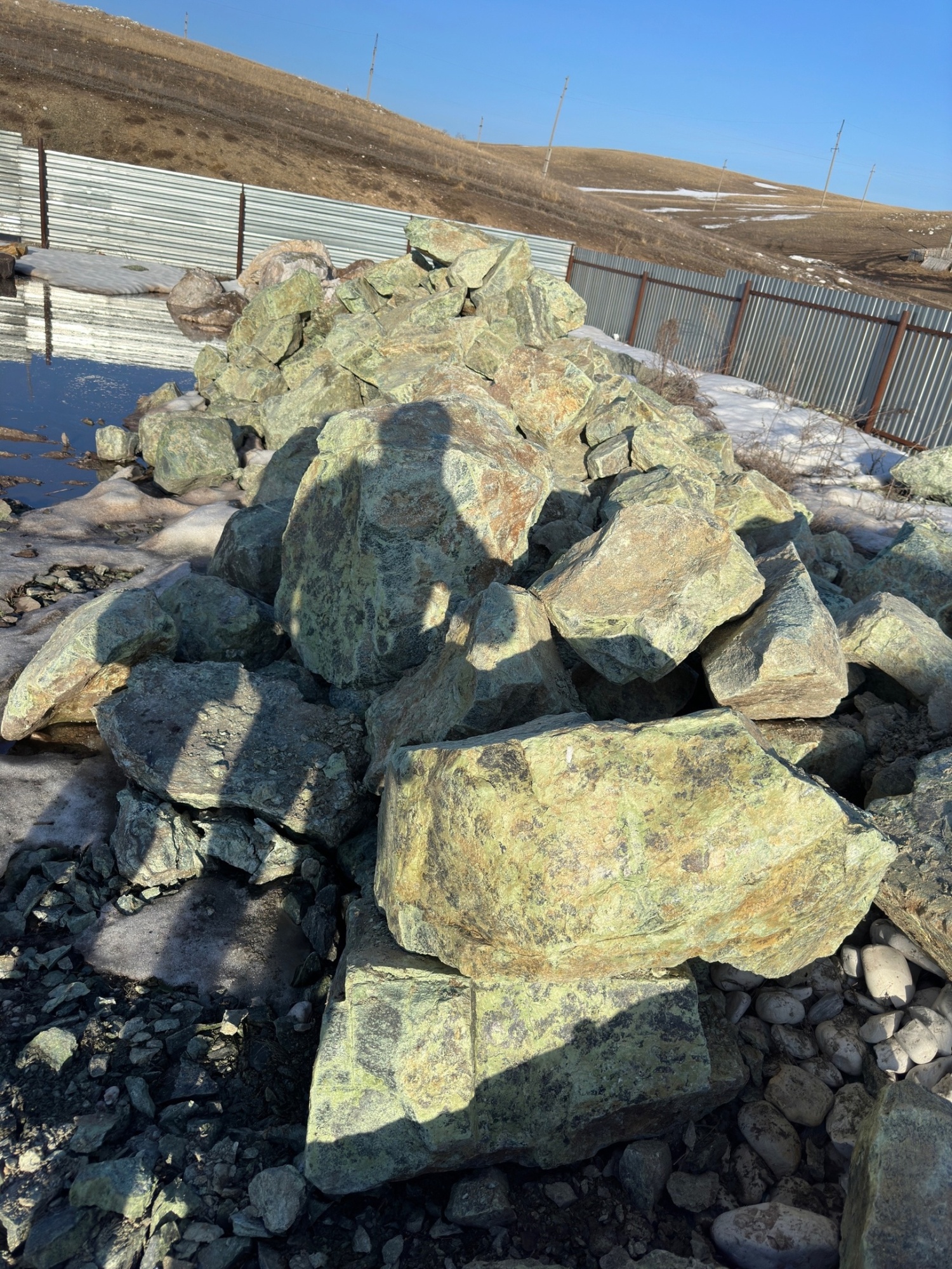 Камни для ландшафтного дизайна зелёные 10-60 килограмм купить в Еманжелинске