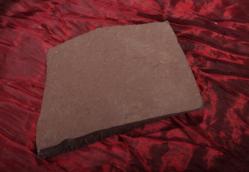 Плитняк лемезит бордовый для цоколя 1,5-2 см купить в Еманжелинске