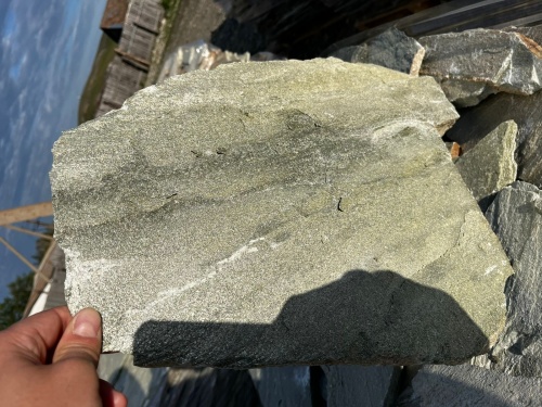 Плитняк златолит зелёный для цоколя, отмостки купить в Еманжелинске