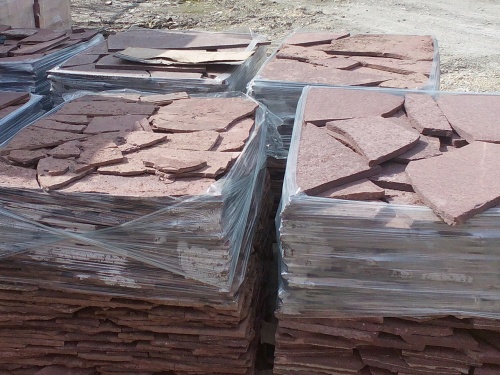 Плитняк лемезит бордовый для облицовки цоколя 20-25 мм  купить в Еманжелинске