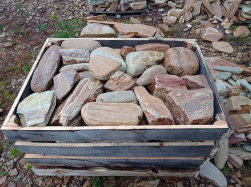 Златолит жёлтый, жёлто-зелёный глыбки и валуны для ланшафтного дизайна купить в Еманжелинске