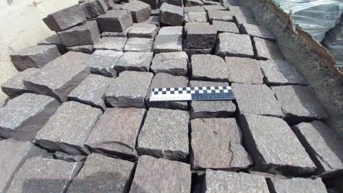 Лемезит колотая брусчатка 10 * 10 см. для парковки купить в Еманжелинске