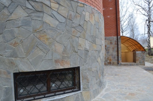 Плитняк златолит Уральский для цоколя, отмостки купить в Еманжелинске