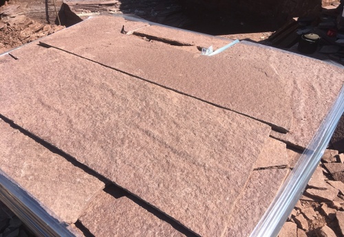 Плитняк лемезит бордовый для ступеней 20-25 мм купить в Еманжелинске